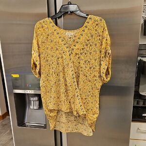 💕MAX STUDIO💕 Short Sleeve High Low Blouse ~ Yellow Ditsy Floral Print Large